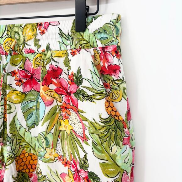 Chicos Tropical Flower Fruit Print Drawstring Shorts Size 8 (Chicos Size 1) - Picture 3 of 6
